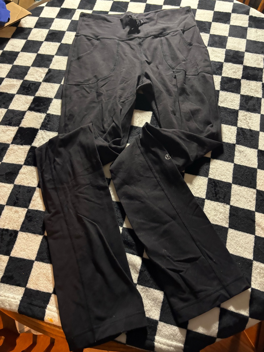 Size 8 lululemon jogger skinny leg pants